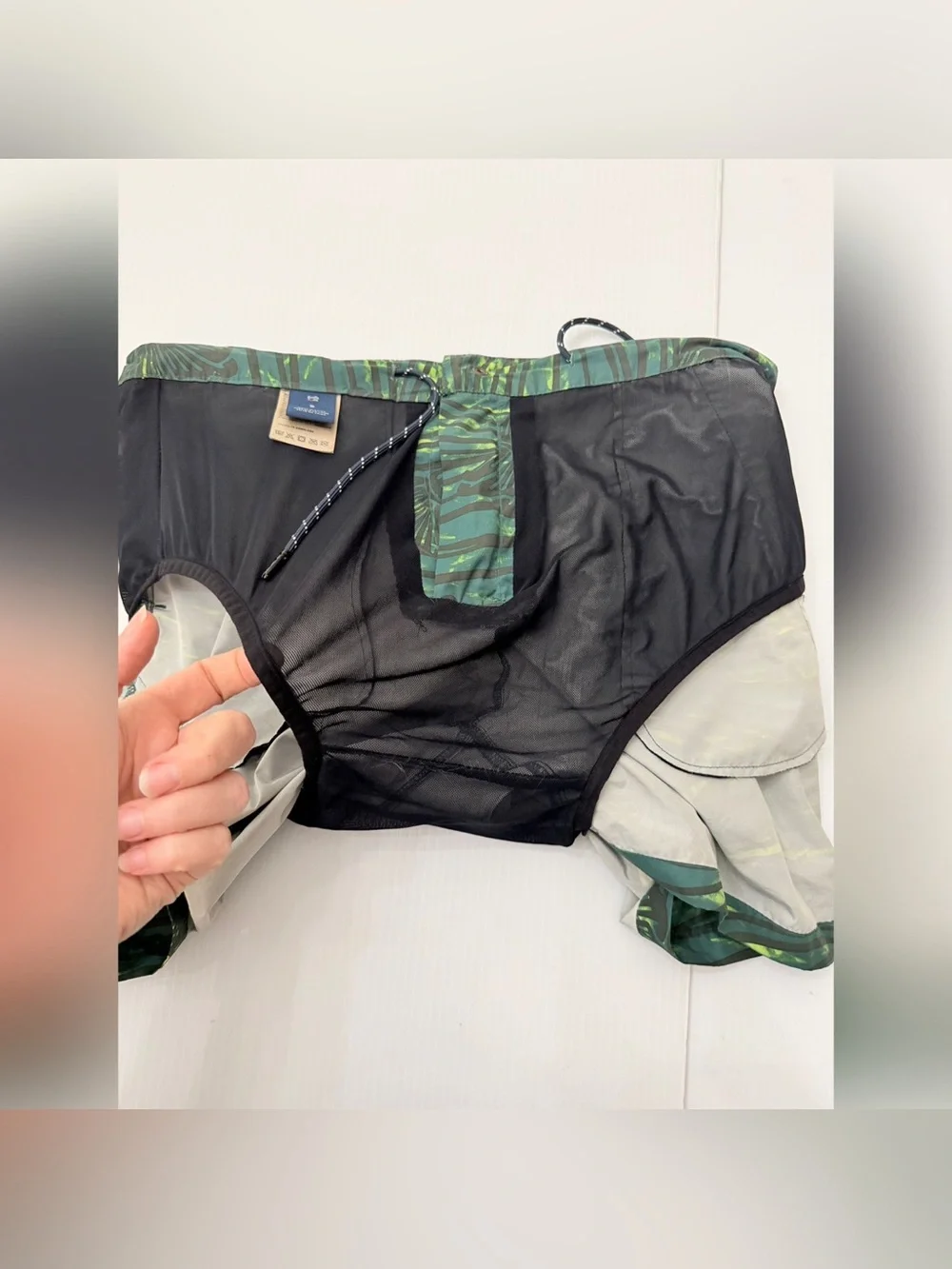 Scotch & Soda Men's Green Patterned Swim Shorts - S